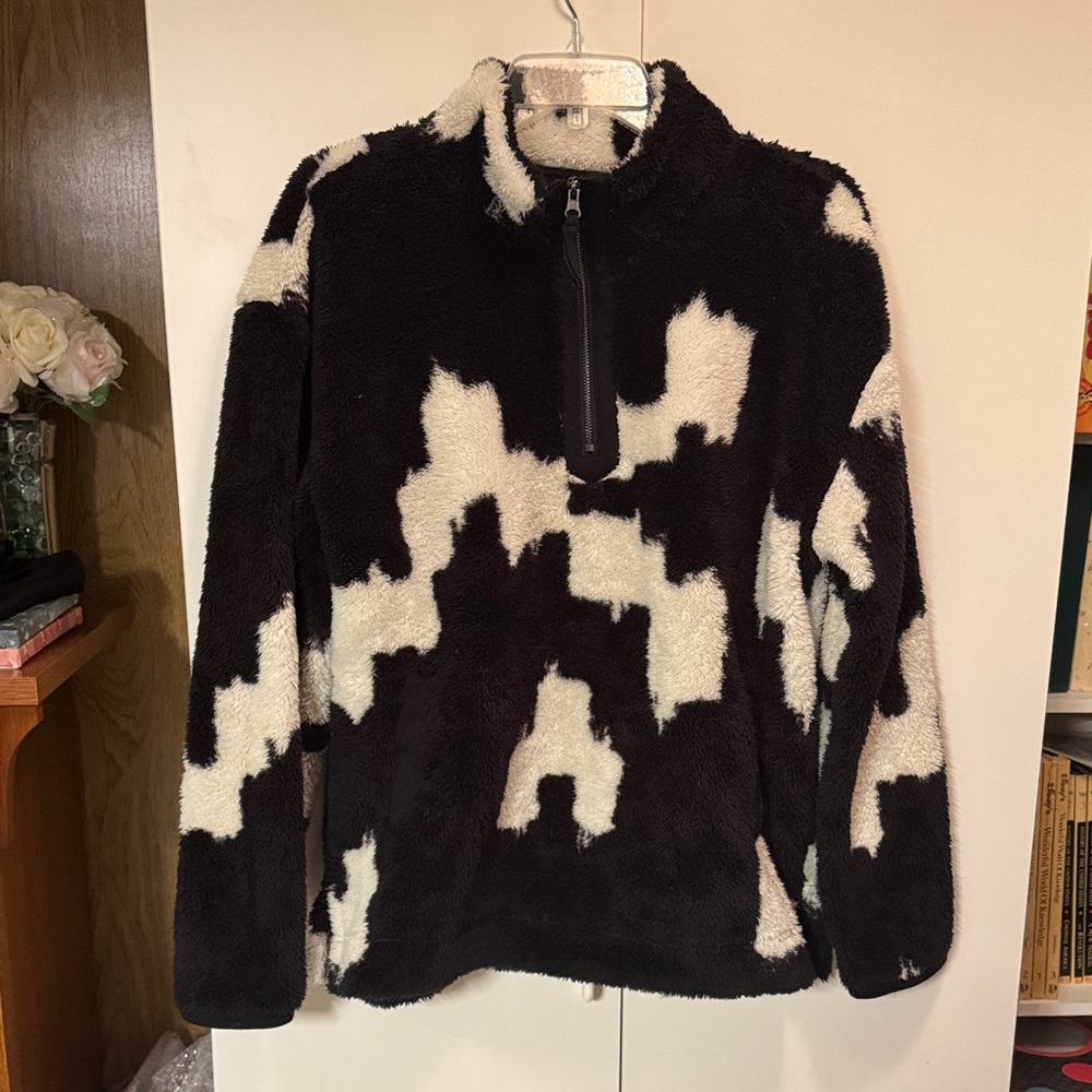 Maurices Black and White Geometric Fleece Hoodie